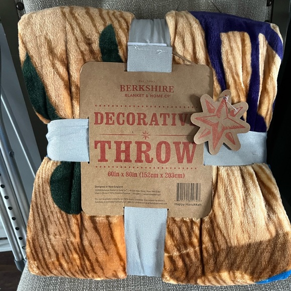 Berkshire Decorative Throw 60" x 80" Happy Hanukkah Blanket - Picture 1 of 5